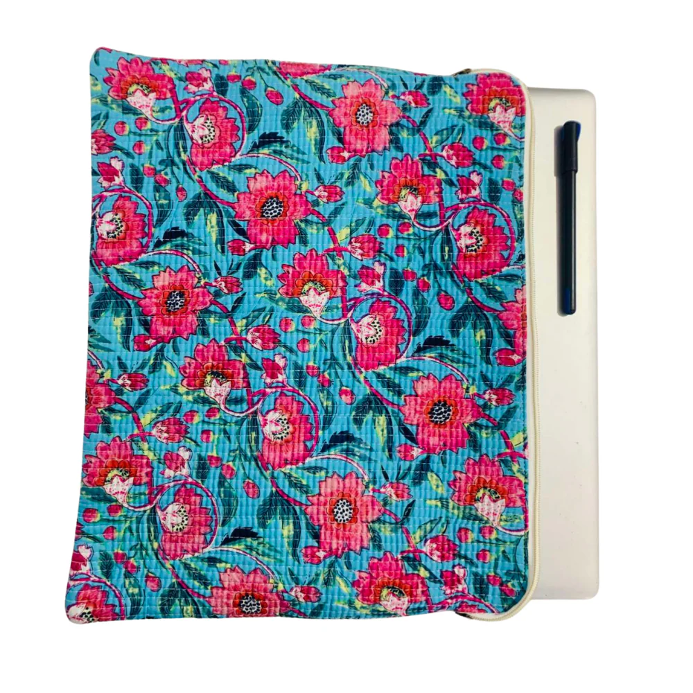 HeartfulCraft_Bloomix_Laptop_Sleeve_1024x1024
