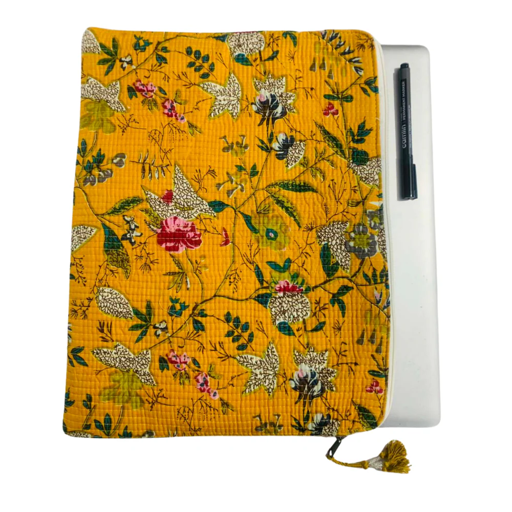 HeartfulCraft_Sunlace_Laptop_Sleeve_1024x1024